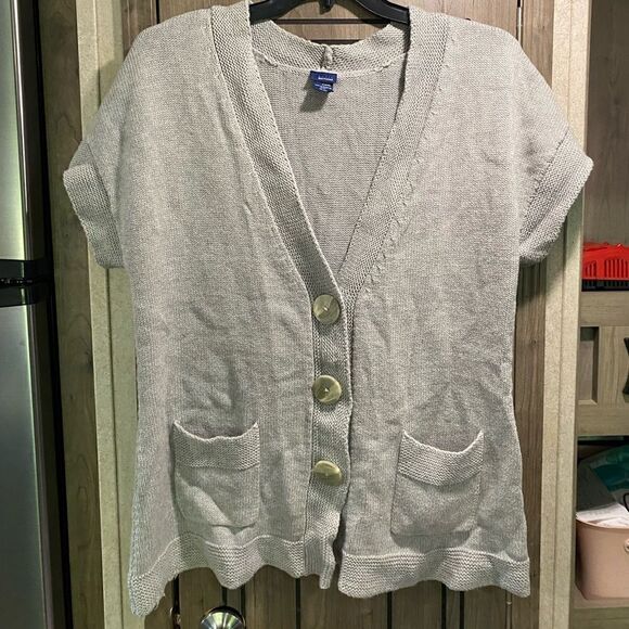 Basic Editions Women’s XL Heavyweight Grey Short Sleeve Button Sweater - Picture 1 of 3